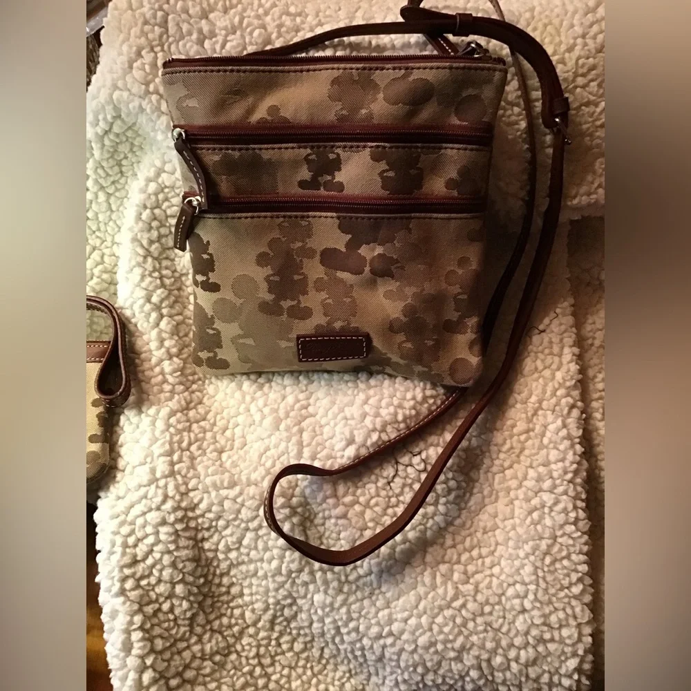 NEW RARE Collectable Dooney Bourke Mickey Mouse Crossbody Bag Purse - Picture 5 of 5